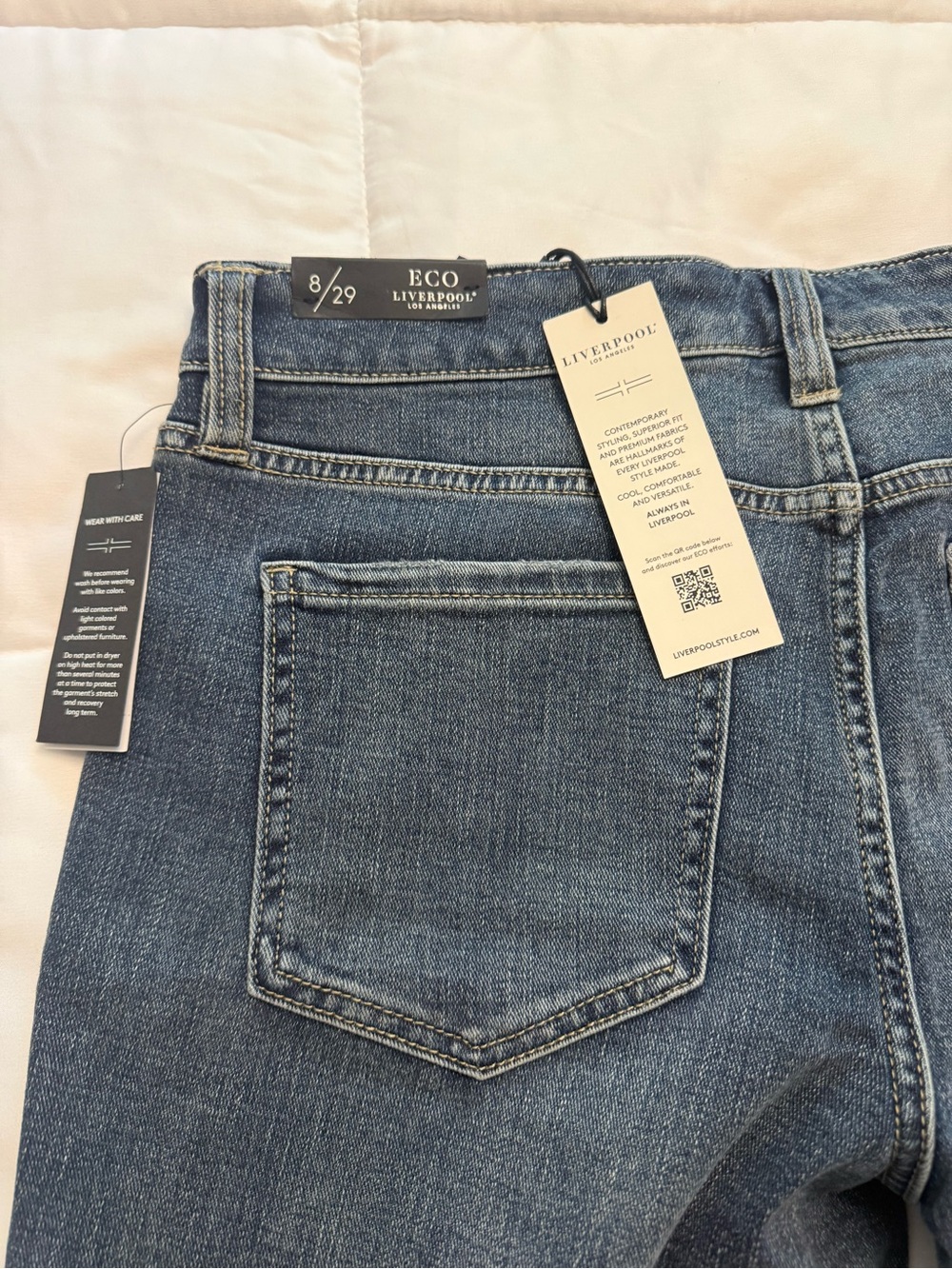 Liverpool Kennedy Straight Jeans – Morgan City Wash – Size 8/29 – NWT
